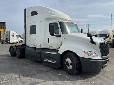 International LT625 Sleeper Semi Truck - 73" Integral Sleeper, Cummins 450HP, 12 Speed Automatic