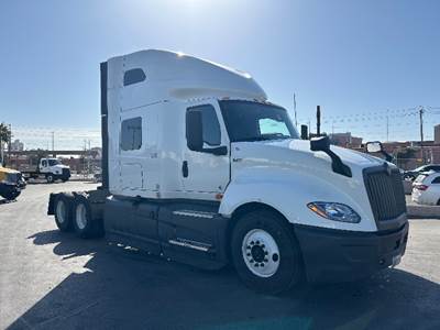 International LT625 Sleeper Semi Truck - 73" Integral Sleeper, Cummins 450HP, 12 Speed Automatic