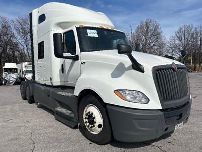 International LT625 Sleeper Semi Truck - 73" Integral Sleeper, Cummins 450HP, 12 Speed Automatic