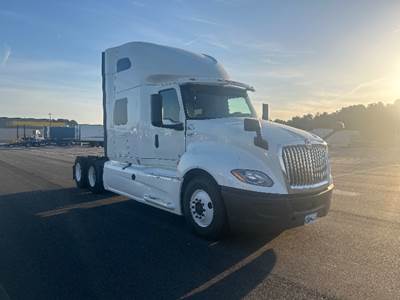 International LT625 Sleeper Semi Truck - 73" Integral Sleeper, Cummins 450HP, 12 Speed Automatic