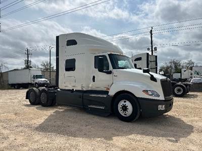 International LT625 Sleeper Semi Truck - 73" Integral Sleeper, Cummins 450HP, 12 Speed Automatic
