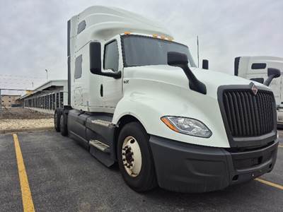 International LT625 Sleeper Semi Truck - 73" Integral Sleeper, Cummins 450HP, 12 Speed Automatic
