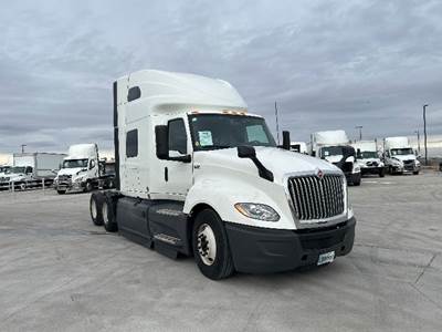 International LT625 Sleeper Semi Truck - 73" Integral Sleeper, Cummins 450HP, 12 Speed Automatic