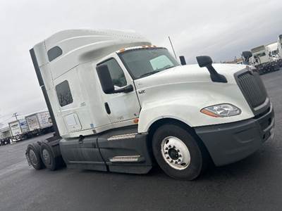 International LT625 Sleeper Semi Truck - 73" Integral Sleeper, Cummins 450HP, 12 Speed Automatic