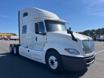 International LT625 Sleeper Semi Truck - 73" Integral Sleeper, Cummins 450HP, 10 Speed Automatic