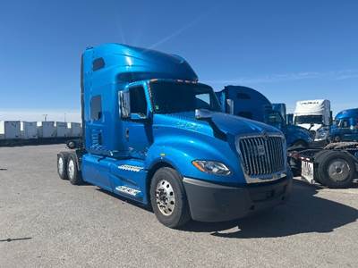 International LT625 Single Axle Sleeper Semi Truck - 73" Integral Sleeper, Cummins 400HP, 11 Speed Automatic