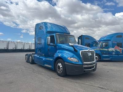 International LT625 Single Axle Sleeper Semi Truck - 73" Integral Sleeper, Cummins 400HP, 11 Speed Automatic