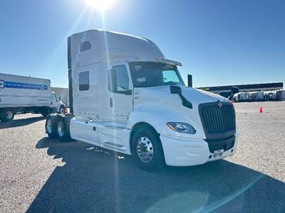 International LT625 Sleeper Semi Truck - 73" Integral Sleeper, Cummins 450HP, 12 Speed Automatic