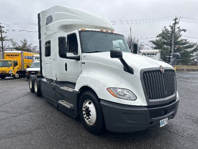 International LT625 Sleeper Semi Truck - 73" Integral Sleeper, Cummins 450HP, 12 Speed Automatic