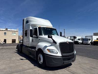International LT625 Sleeper Semi Truck - 73" Integral Sleeper, Cummins 450HP, 12 Speed Automatic