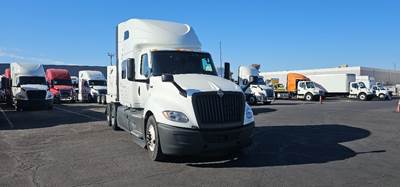International LT625 Sleeper Semi Truck - 73" Integral Sleeper, Cummins 450HP, 12 Speed Automatic