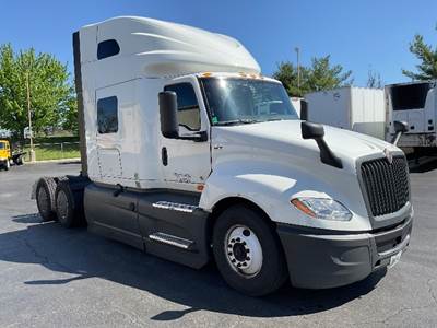International LT625 Sleeper Semi Truck - 73" Integral Sleeper, Cummins 450HP, 12 Speed Automatic