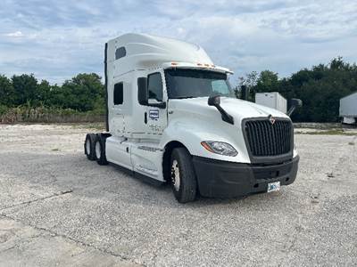 International LT625 Sleeper Semi Truck - 73" Integral Sleeper, Cummins 450HP, 10 Speed Automatic
