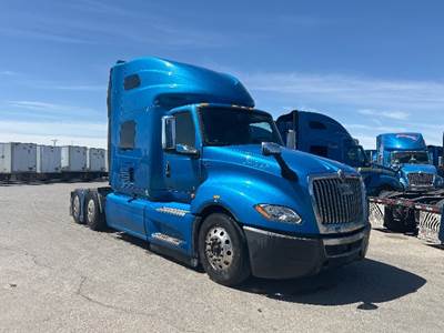 International LT625 Single Axle Sleeper Semi Truck - 73" Integral Sleeper, Cummins 400HP, 11 Speed Automatic