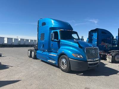 International LT625 Single Axle Sleeper Semi Truck - 73" Integral Sleeper, Cummins 400HP, 11 Speed Automatic