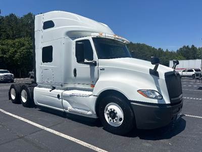 International LT625 Sleeper Semi Truck - 73" Integral Sleeper, Cummins 450HP, 10 Speed Automatic