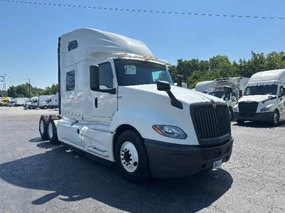 International LT625 Sleeper Semi Truck - 73" Integral Sleeper, Cummins 450HP, 10 Speed Automatic