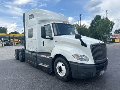 International LT625 Sleeper Semi Truck - 73" Integral Sleeper, Cummins 450HP, 12 Speed Automatic