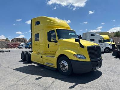 International LT625 Sleeper Semi Truck - 73" Integral Sleeper, Cummins 450HP, 12 Speed Automatic