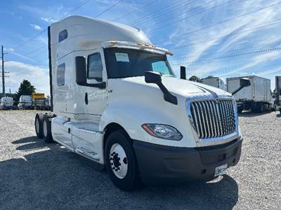 International LT625 Sleeper Semi Truck - 73" Integral Sleeper, Cummins 450HP, 10 Speed Automatic