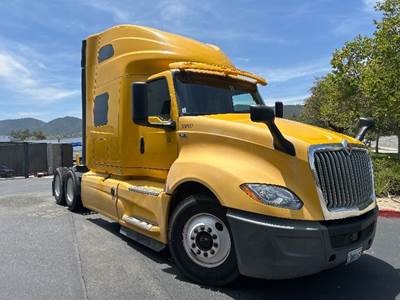 International LT625 Sleeper Semi Truck - 73" Integral Sleeper, Cummins 450HP, 12 Speed Automatic