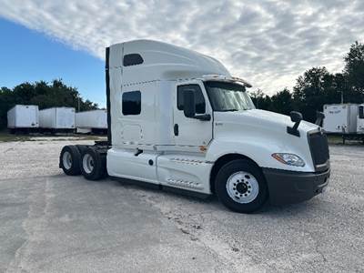 International LT625 Sleeper Semi Truck - 73" Integral Sleeper, Cummins 450HP, 10 Speed Automatic