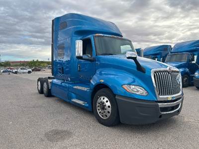 International LT625 Single Axle Sleeper Semi Truck - 73" Integral Sleeper, Cummins 400HP, 11 Speed Automatic