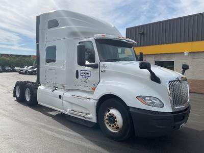 International LT625 Sleeper Semi Truck - 73" Integral Sleeper, Cummins 450HP, 12 Speed Automatic