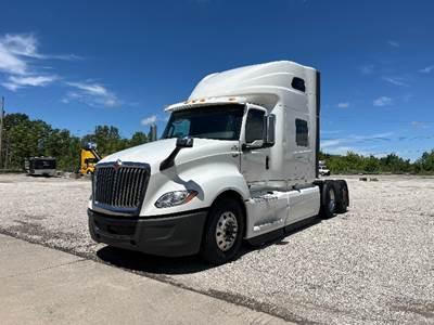 International LT625 Sleeper Semi Truck - 73" Integral Sleeper, Cummins 450HP, 12 Speed Automatic