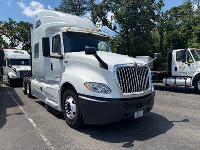 International LT625 Sleeper Semi Truck - 73" Integral Sleeper, Cummins 450HP, 12 Speed Automatic