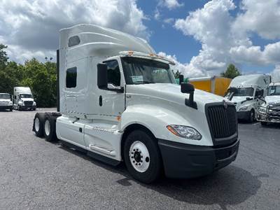 International LT625 Sleeper Semi Truck - 73" Integral Sleeper, Cummins 450HP, 10 Speed Automatic