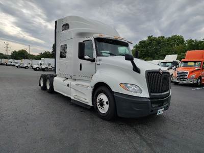 International LT625 Sleeper Semi Truck - 73" Integral Sleeper, Cummins 450HP, 10 Speed Automatic