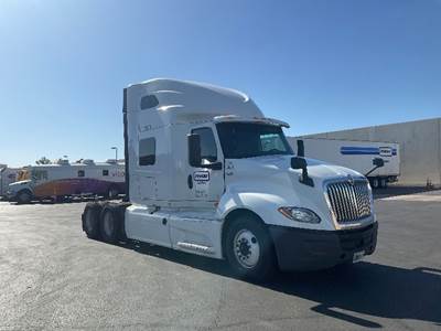 International LT625 Sleeper Semi Truck - 73" Integral Sleeper, Cummins 450HP, 12 Speed Automatic