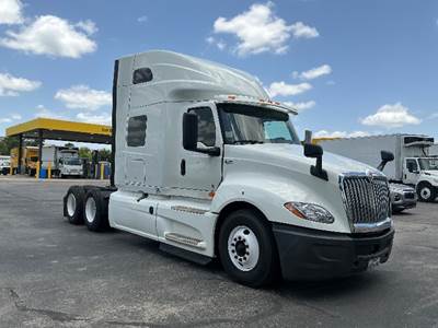 International LT625 Sleeper Semi Truck - 73" Integral Sleeper, Cummins 450HP, 12 Speed Automatic