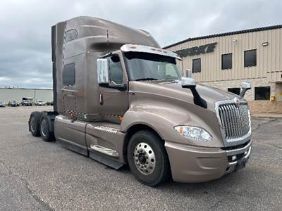 International LT625 Sleeper Semi Truck - 73" Integral Sleeper, Cummins 500HP, 12 Speed Automatic