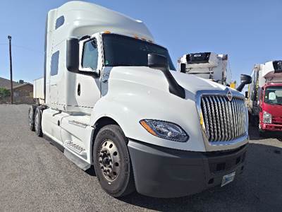 International LT625 Sleeper Semi Truck - 73" Integral Sleeper, Cummins 450HP, 12 Speed Automatic