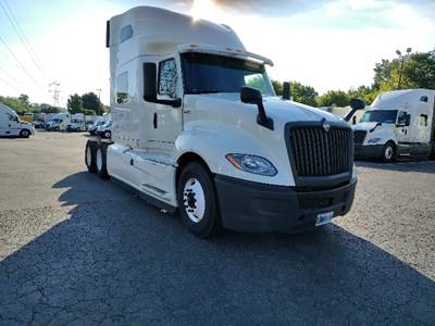 International LT625 Sleeper Semi Truck - 73" Integral Sleeper, Cummins 450HP, 10 Speed Automatic