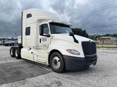 International LT625 Sleeper Semi Truck - 73" Integral Sleeper, Cummins 450HP, 10 Speed Automatic