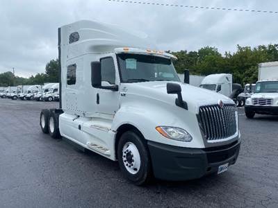 International LT625 Sleeper Semi Truck - 73" Integral Sleeper, Cummins 450HP, 12 Speed Automatic