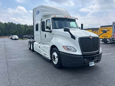 International LT625 Sleeper Semi Truck - 73" Integral Sleeper, Cummins 450HP, 10 Speed Automatic
