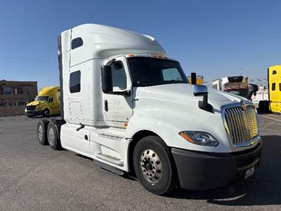 International LT625 Sleeper Semi Truck - 73" Integral Sleeper, Cummins 450HP, 12 Speed Automatic