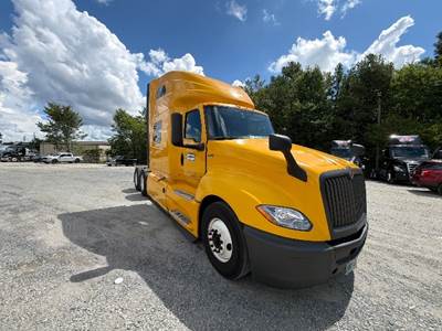 International LT625 Sleeper Semi Truck - 73" Integral Sleeper, Cummins 450HP, 12 Speed Automatic