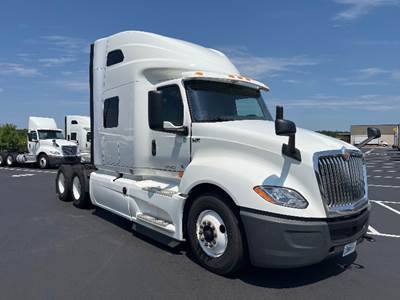International LT625 Sleeper Semi Truck - 73" Integral Sleeper, Cummins 450HP, 12 Speed Automatic