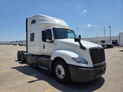 International LT625 Sleeper Semi Truck - 73" Integral Sleeper, Cummins 450HP, 12 Speed Automatic