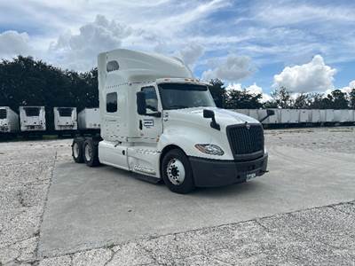 International LT625 Sleeper Semi Truck - 73" Integral Sleeper, Cummins 450HP, 10 Speed Automatic