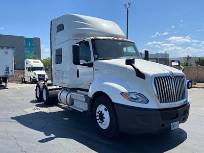 International LT625 Sleeper Semi Truck - 73" Integral Sleeper, 450HP, 12 Speed Automatic