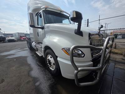 International LT625 Sleeper Semi Truck - 73" Integral Sleeper, Cummins 450HP, 10 Speed Automatic
