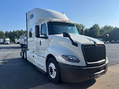 International LT625 Sleeper Semi Truck - 73" Integral Sleeper, Cummins 450HP, 10 Speed Automatic