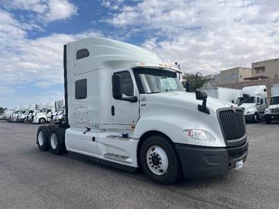 International LT625 Sleeper Semi Truck - 73" Integral Sleeper, Cummins 450HP, 12 Speed Automatic