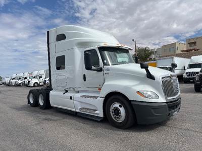International LT625 Sleeper Semi Truck - 73" Integral Sleeper, Cummins 450HP, 12 Speed Automatic